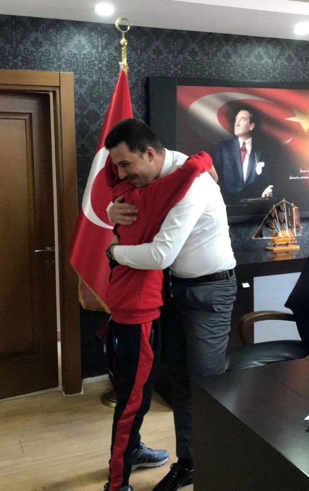 Lösemi Hastası Gencin Hayali Gerçekleşti