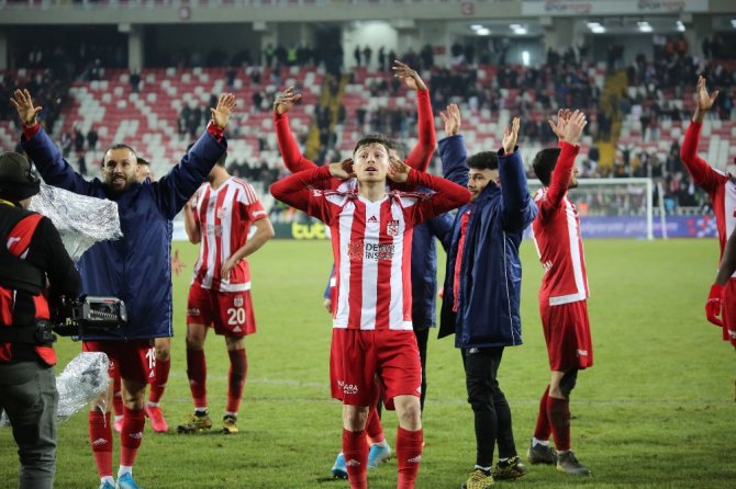 Sivasspor Tekrar Liderlik Koltuğuna Oturdu