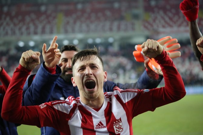 Sivasspor Tekrar Liderlik Koltuğuna Oturdu