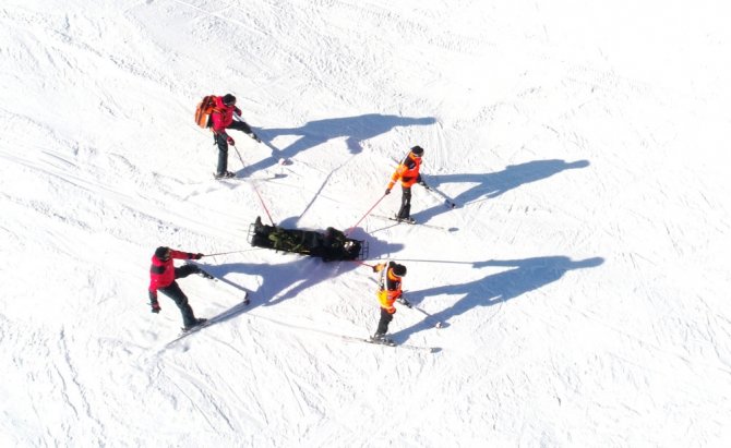 Uludağ’da Yaralanan Dağcıyı Kayaklı Jak Timleri Böyle Kurtardı