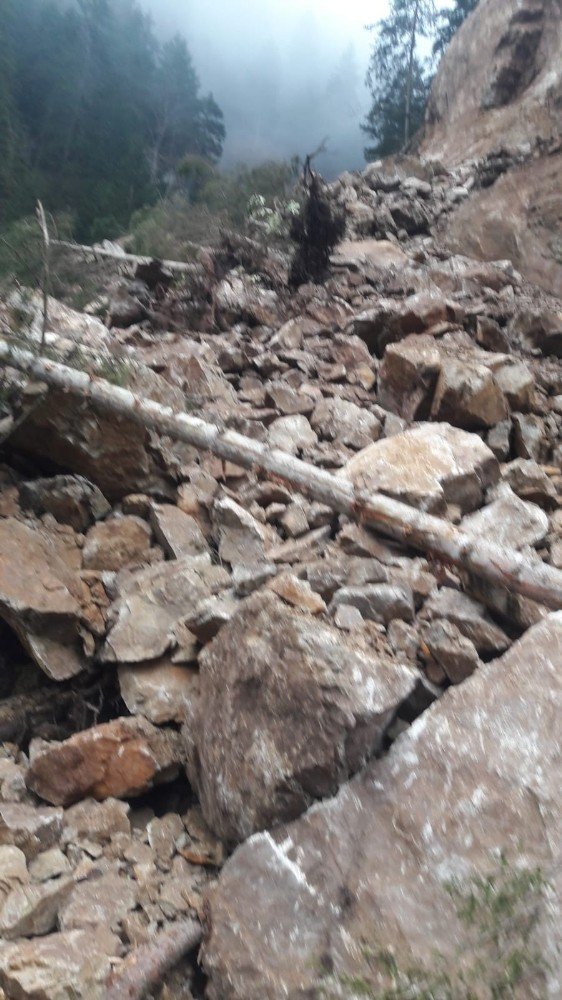 Trabzon-bayburt Karayolunda Heyelan