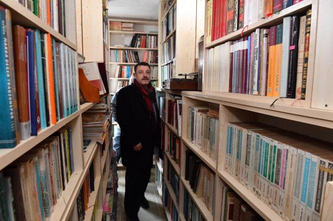 Trabzon’da Kitapsever Vatandaşın Kurduğu Kütüphane Hizmete Açıldı