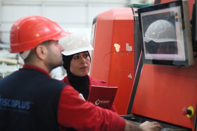 Hayallerini Gerçeğe Dönüştürdü: Bakan Selçuk’u Atölyesine Davet Etti