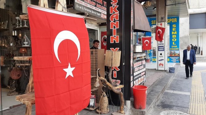 Adıyaman’da İş Yerleri Türk Bayrakları İle Donatıldı