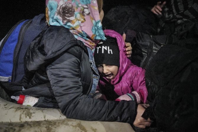 Mültecilerin Botlarla Yunanistan’a Geçişleri Sürüyor