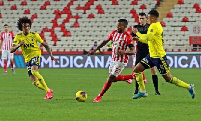 İlk Yarıda Tek Gol Var
