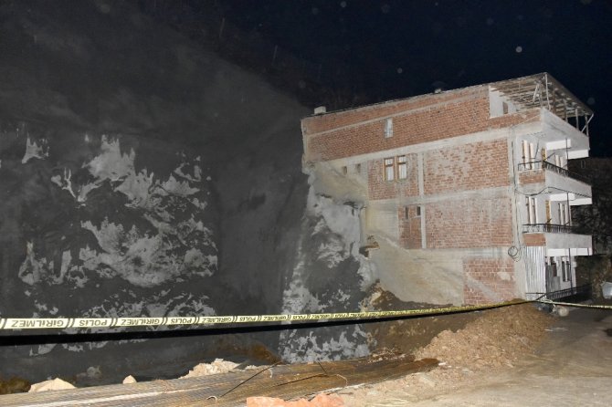 Gümüşhane’de İnşaat Alanında Göçük