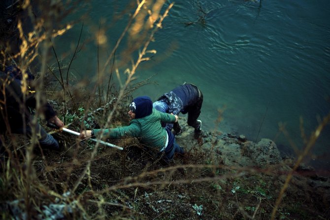 Yunan Askerleri Almayınca 2 Gün Adada Beklediler, Yüzerek Türkiye’ye Kaçtılar