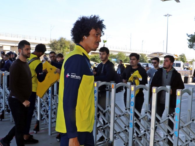 Fenerbahçe’ye Antalya’da Taraftar Şoku
