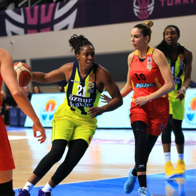 Kadınlar Türkiye Kupası: Fenerbahçe: 73 - Kayseri Basketbol: 61