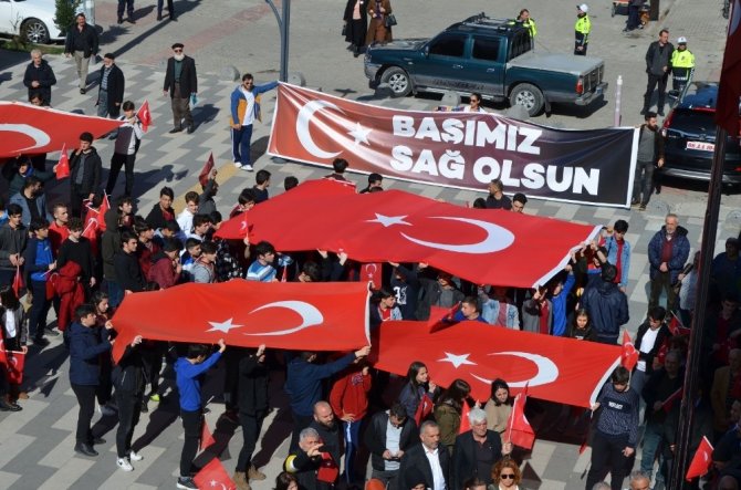 Hopa’da Binlerce Kişi Şehitleri İçin Yürüdü