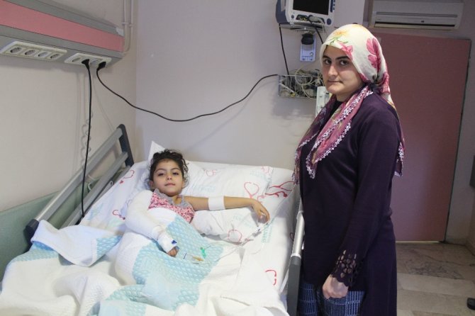 Depremde Yanmıştı: Yapay Ve Kendi Derisinin Nakli İle Tedavi Edildi