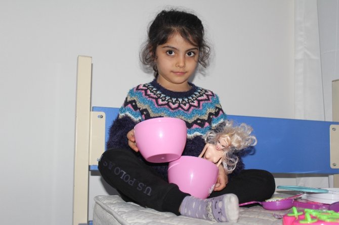 Depremde Yanmıştı: Yapay Ve Kendi Derisinin Nakli İle Tedavi Edildi