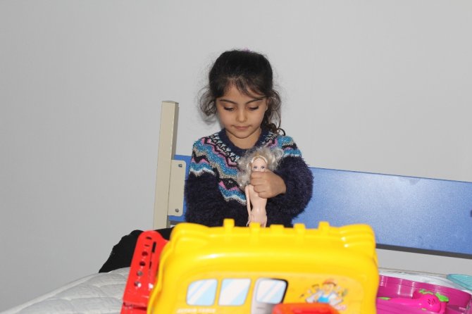 Depremde Yanmıştı: Yapay Ve Kendi Derisinin Nakli İle Tedavi Edildi