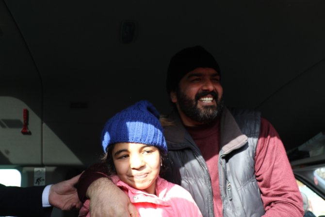 Dünyanın Konuştuğu Göçmen Kız Ailesine Kavuştu