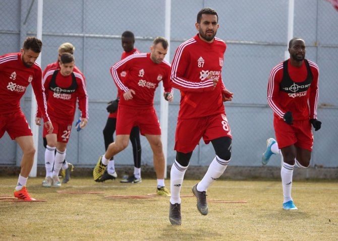 Çalımbay’dan Mert Hakan Ve Emre Açıklaması: “Doğru Değil”