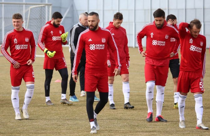 Çalımbay’dan Mert Hakan Ve Emre Açıklaması: “Doğru Değil”