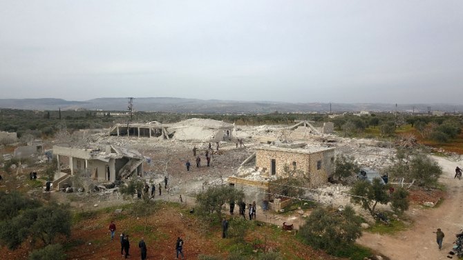 Rejim Sivillere Uykuda Saldırdı