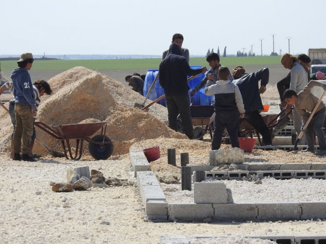 İdlip’den Kaçan Mültecileri Suriye’de Tutacak Proje