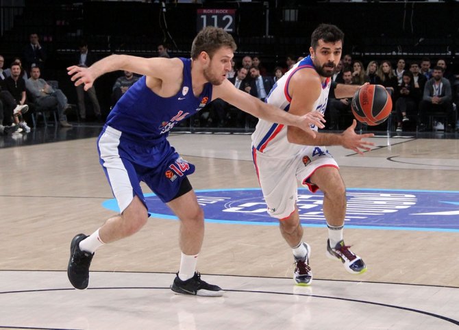 Thy Euroleague: Anadolu Efes: 91 - Olympiakos: 79