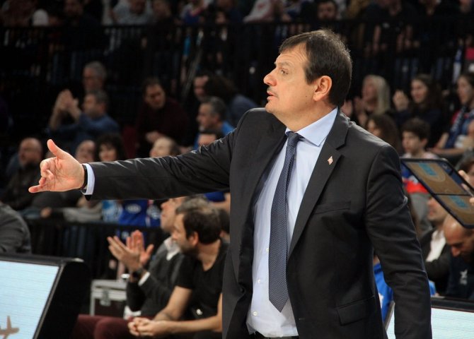 Thy Euroleague: Anadolu Efes: 91 - Olympiakos: 79