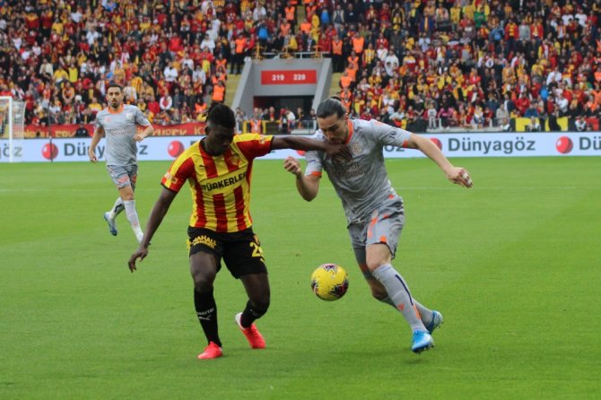 İlk Yarı Başakşehir’in Üstünlüğüyle Bitti