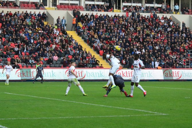 İlk Yarıda Tek Gol Var