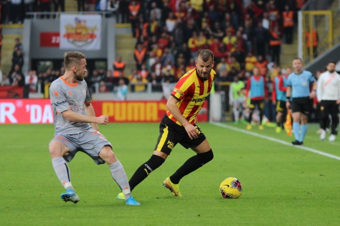 Başakşehir Deplasmandan 3 Puanla Döndü