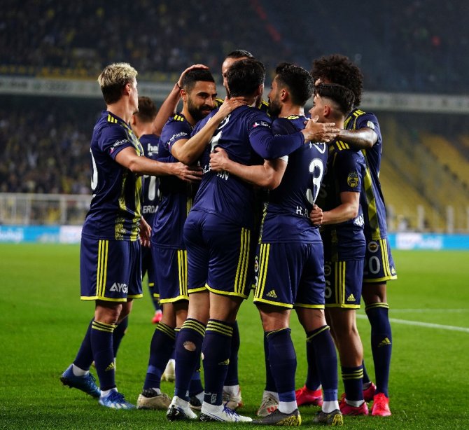 Fenerbahçe 1 Puanı Son Dakikada Aldı