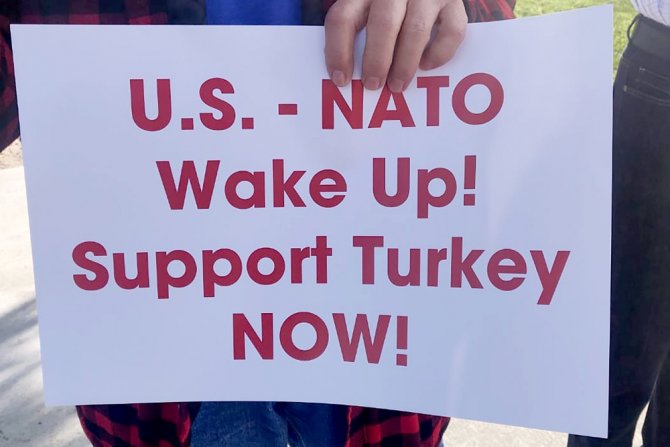 Los Angeles’ta, İdlib’deki Türk Askerlerine Destek Gösterisi