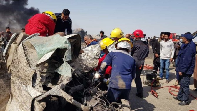 Irak’ta İki Yakıt Tankı Yolcu Otobüsü İle Çarpıştı: 13 Ölü