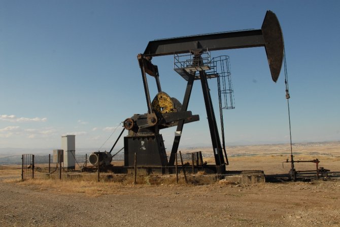 Petrol Toparlanıyor, Dolar Geriliyor