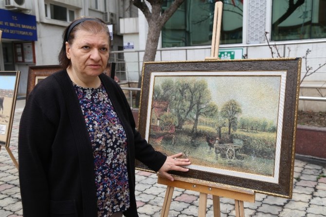 Çoruh Kıyısından Topladığı Taşları Sanat Eserine Çeviriyor