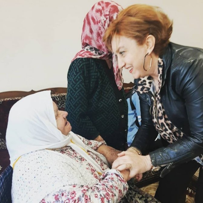 Giresun Üniversitesi Öğrencileri Yaşlıları Ziyaret Etti