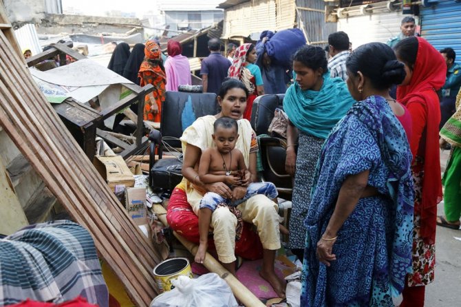 Bangladeş’te Gecekondu Mahallesinde Yangın