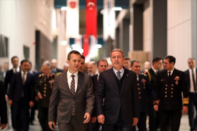 Bakan Akar, Aselsan’ı Ziyaret Etti