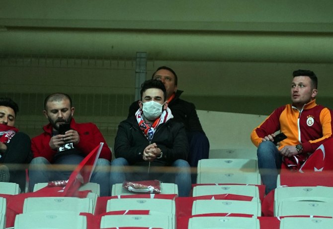 Başakşehir-kopenhag Maçında Korona Önlemleri!