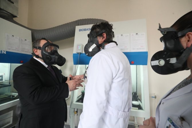 Bakan Varank Maske Fabrikasını Ziyaret Etti