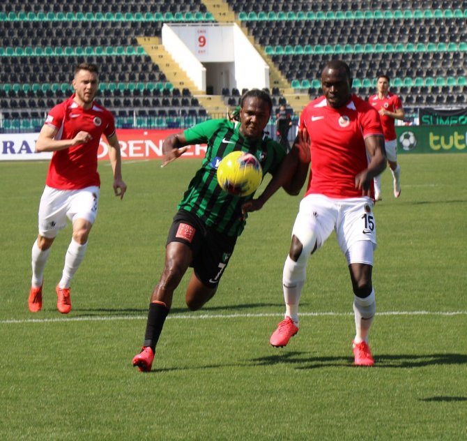 Süper Lig: Denizlispor: 0 - Gençlerbirliği: 0 (İlk Yarı)