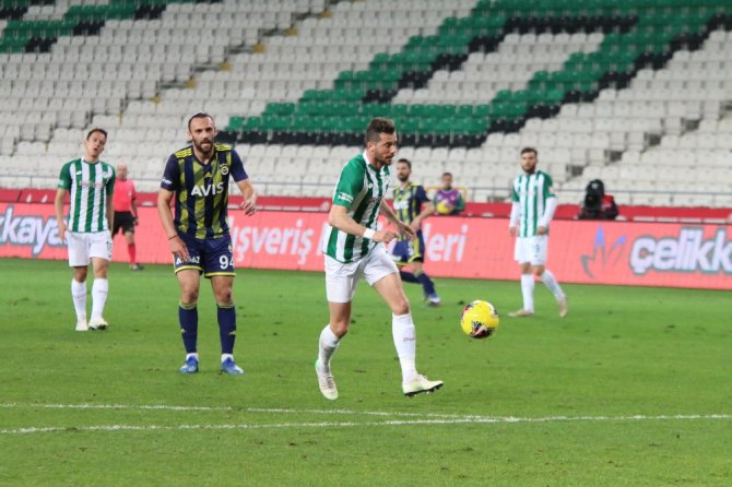 İlk Yarı Konyaspor’un Üstünlüğüyle Bitti