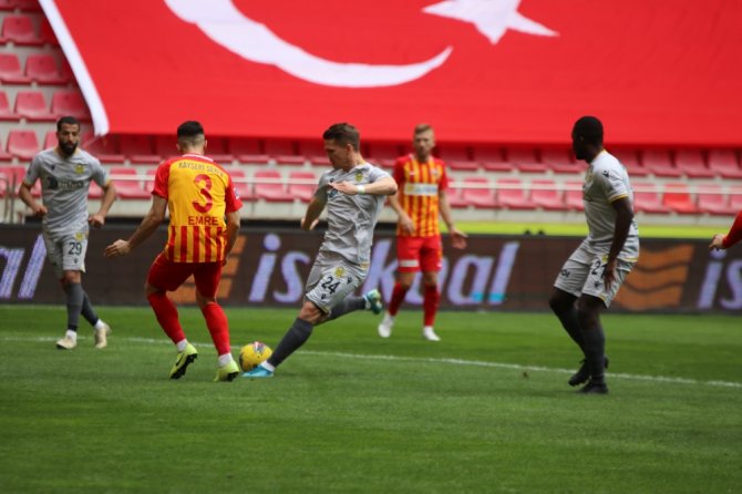 Kayserispor, Yeni Malatyaspor’u 2-1 Mağlup Etti