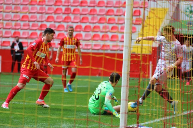 Kayserispor, Yeni Malatyaspor’u 2-1 Mağlup Etti