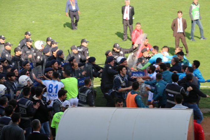 Seyircisiz Maçta Olay Çıktı