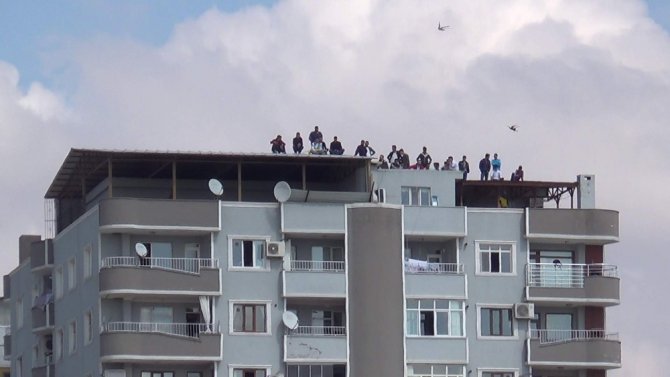 Korona Virüs Stadı Kapattı: Futbol Sevdası Çatıya Çıkarttı