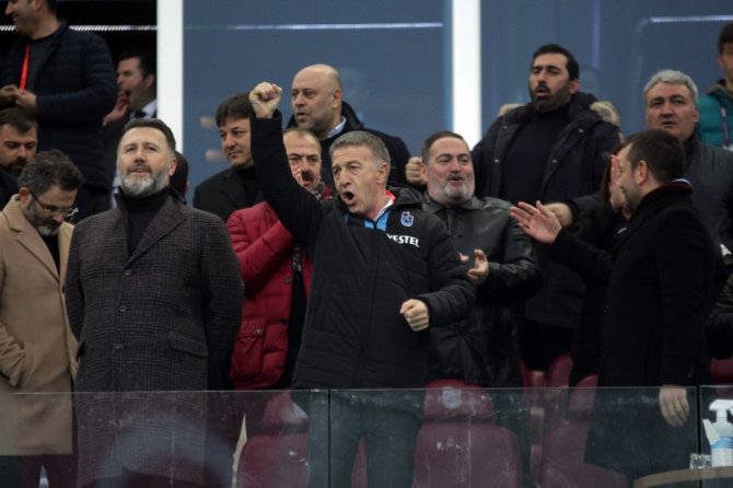 Süper Lig: Trabzonspor: 0 - Medipol Başakşehir: 0 (İlk Yarı)