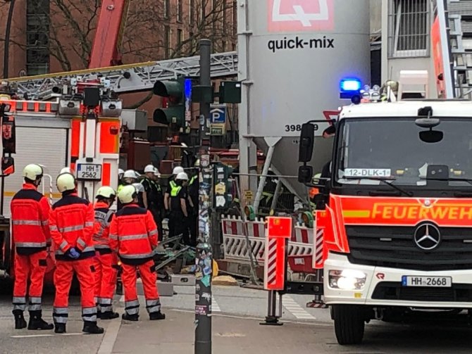 Hamburg’da İskele Çöktü: 1 Ölü, 8 Yaralı