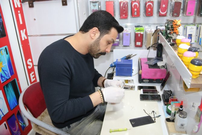 Virüs Çin’de Üretilen Telefon Aksesuarlarına İlgiyi Azalttı
