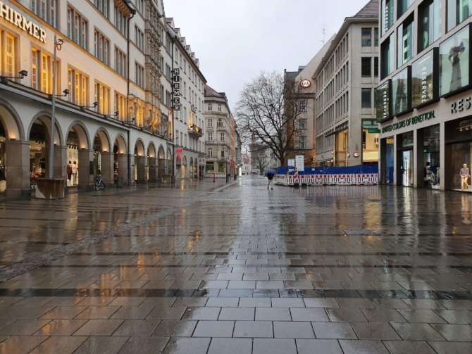 Sokağa Çıkma Yasağı İlan Edilen Münih Hayalet Şehre Döndü