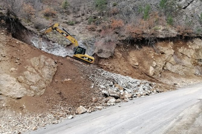 Gümüşhane’de Ekipler Mart Ayında Karla Mücadele Yapıyor