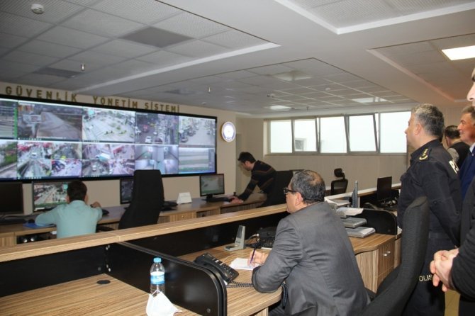 Giresun Valisi Sarıfakıoğulları 155 Hattına Yapılan Başvuruları Cevapladı